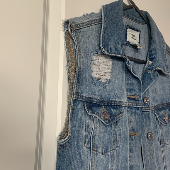 FOREVER 21 SIZE S Distressed Denim Vest - Picture 4 of 7